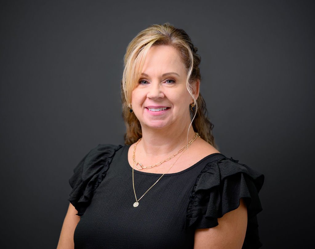 Headshot of Pam Ditch, Practice Manager at MPCP Arnold